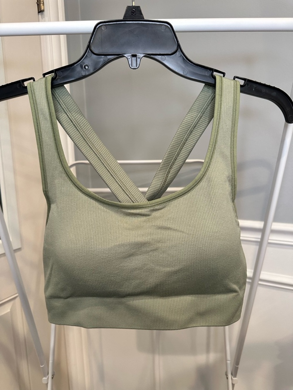 NWOT Athleta Aurora Ribbed Cross-Back Sports Bra - Eucalyptus Green